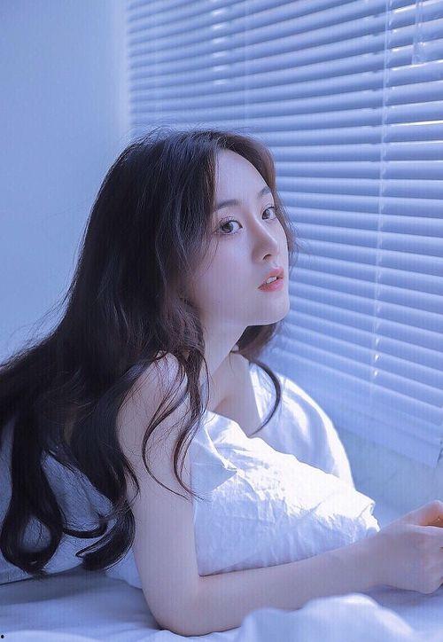 baby吃瓜gif,萌态十足引网友热议