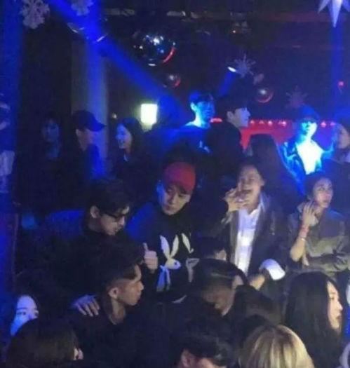 酒吧舞台吃瓜事件,一场意外的娱乐事故解析