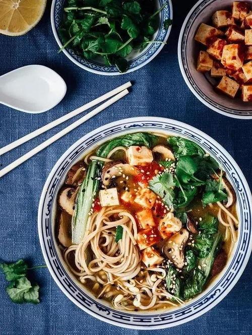 吃瓜粉怎么引,网络舆论场中的围观力量