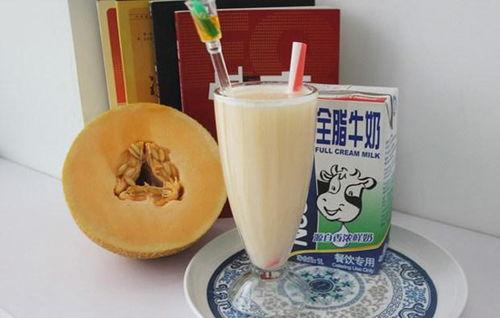 哈密瓜与牛奶一起吃吗